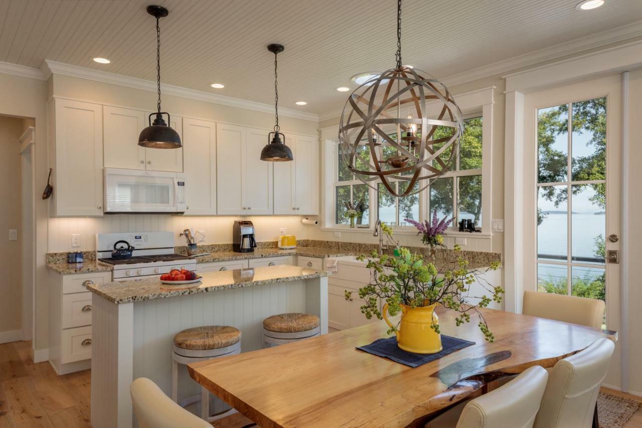 Orcas Beach Cottage Eastsound ภายนอก รูปภาพ
